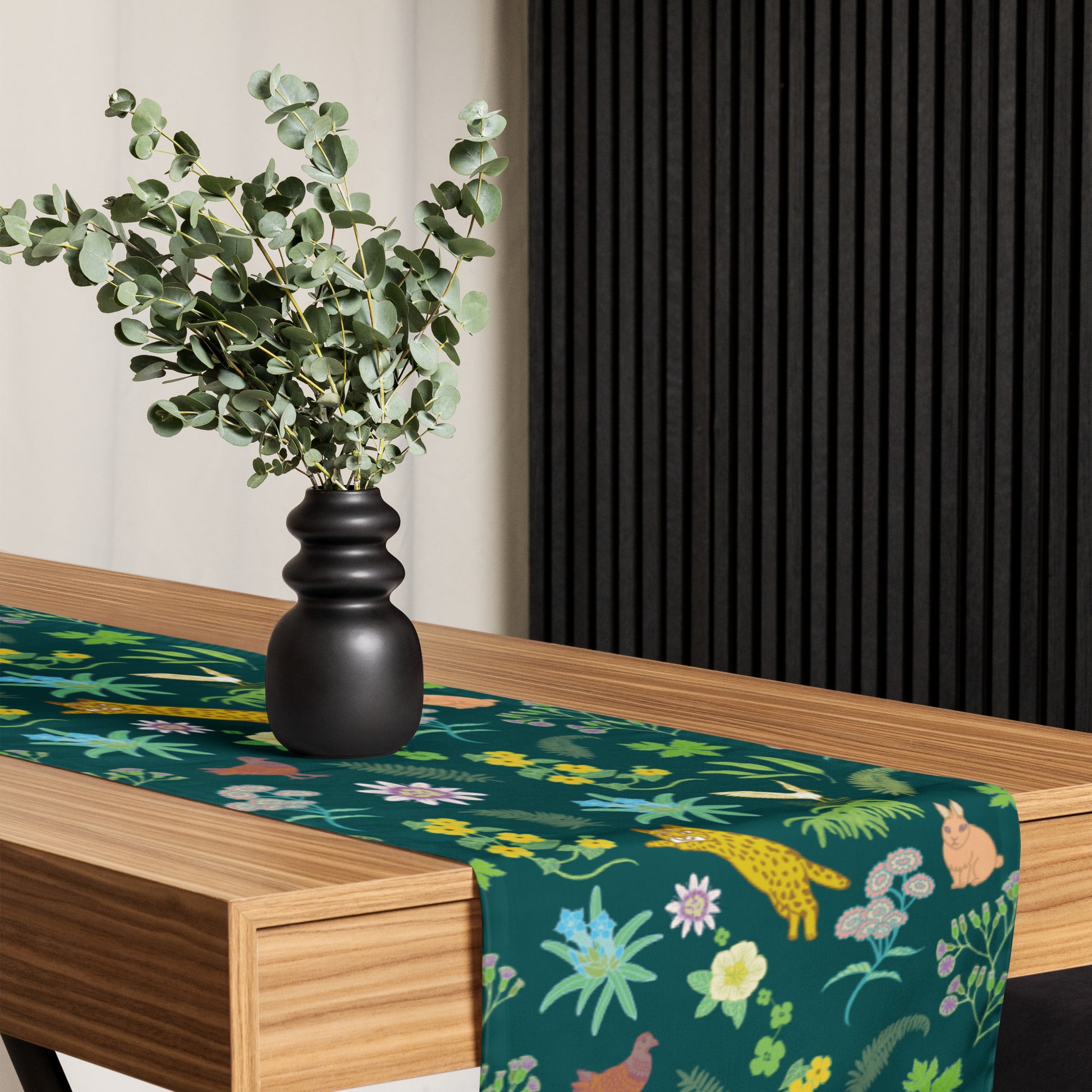 石虎樂園桌旗 居家裝飾 | Taiwan Leopard Cat Table Runner Home Decor Dark Background Vase