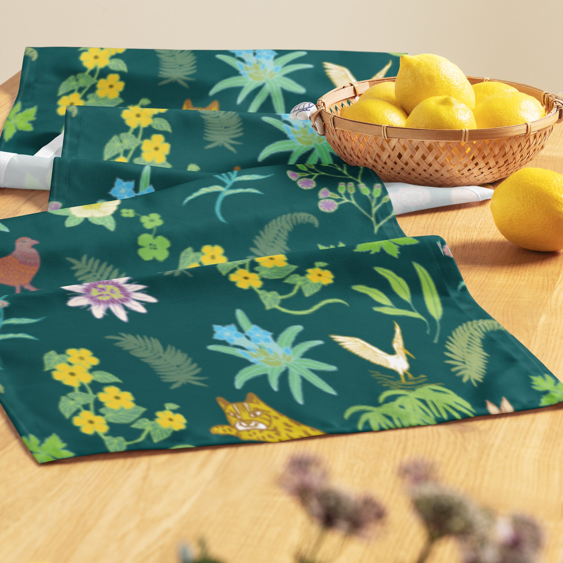 石虎樂園桌旗 圖案細節 | Taiwan Native Flora Fauna Leopard Cat Pattern Detail Vibrant Colors